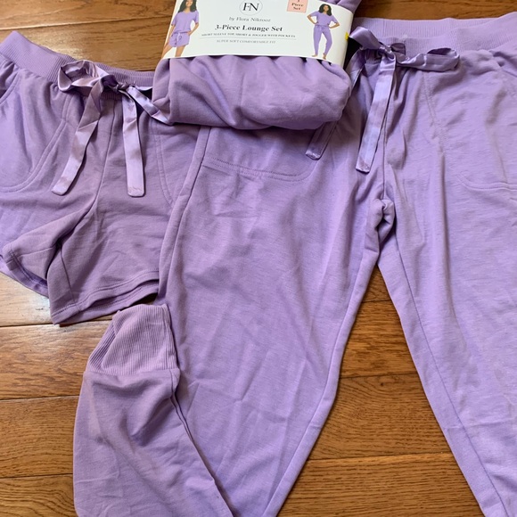 NWT Flora Nikrooz Purple Pajama Set for Cozy Relaxation - Picture 2 of 3